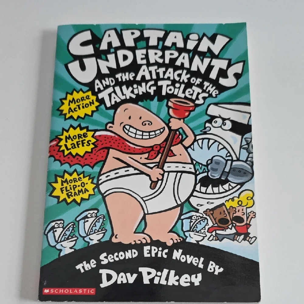 Captain Underpants Collection Of 8 Chapter Books By Dav Pilkey - Ages 7 To 9